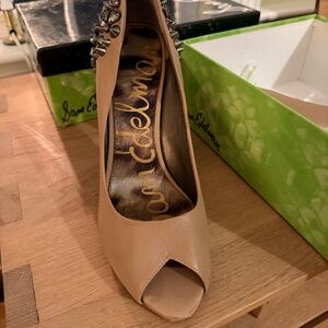 Sam Edelman Lorissa Nude Lea Heels w/metal spikes on heels